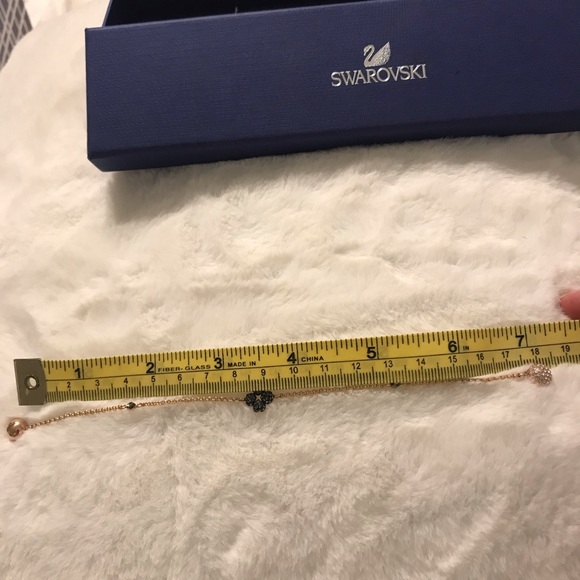 Swarovski Latisha Flower Remix Bracelet - Picture 2 of 6